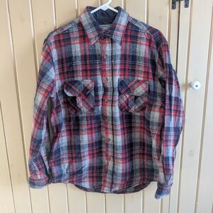 Vintage Terramar 85% Wool Grey Blue Red Plaid Button Down